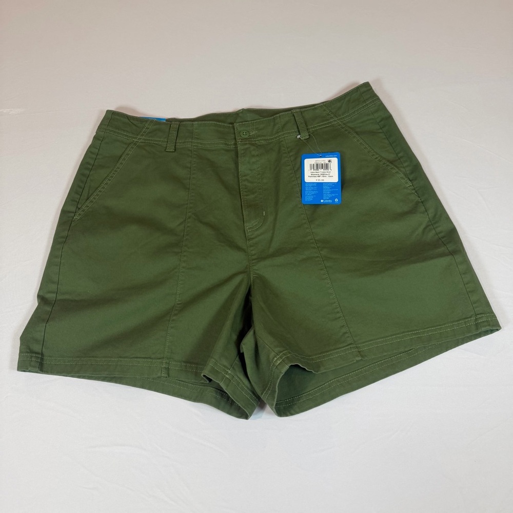 Columbia Forest Green Women's Cargo Shorts-NWT- 16W